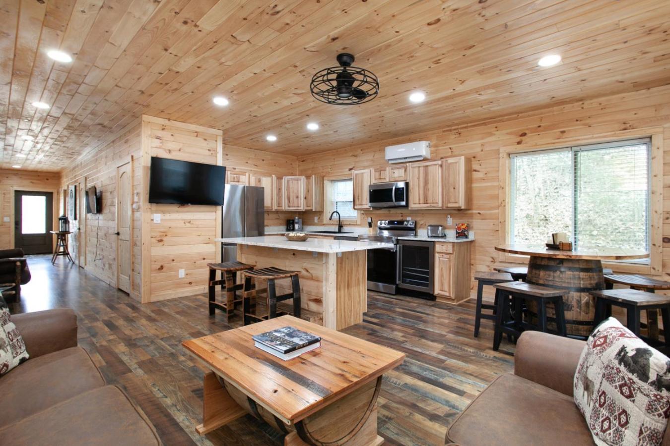 Villa Whiskey Barrel W Hot Tub Arcade Game Fire Pit Sevierville Esterno foto