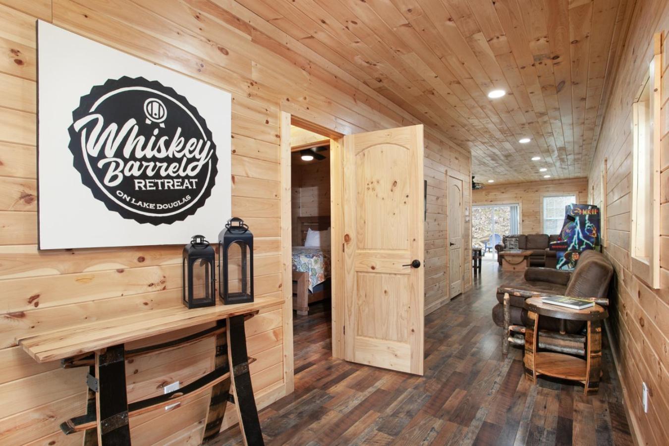 Villa Whiskey Barrel W Hot Tub Arcade Game Fire Pit Sevierville Esterno foto