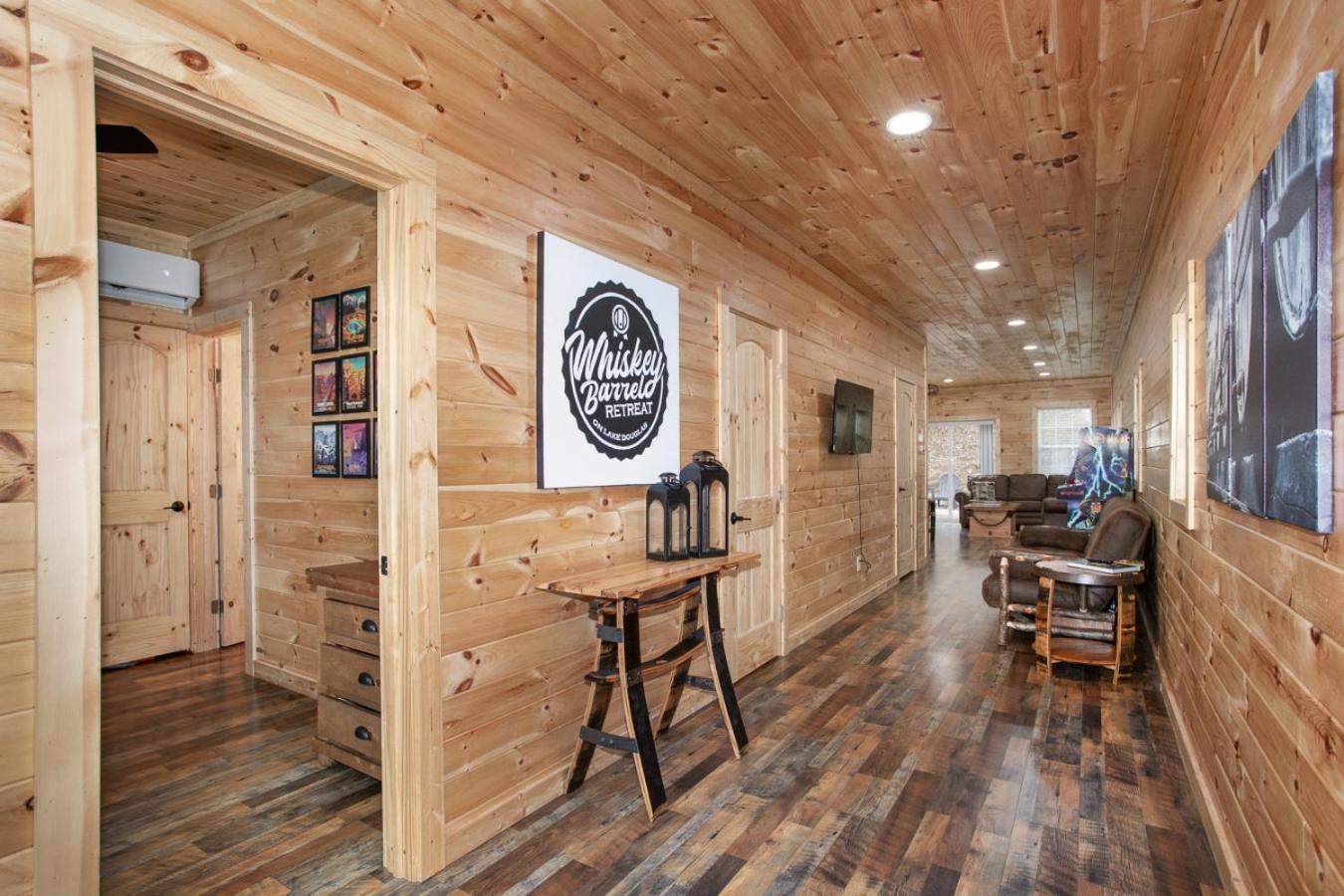 Villa Whiskey Barrel W Hot Tub Arcade Game Fire Pit Sevierville Esterno foto