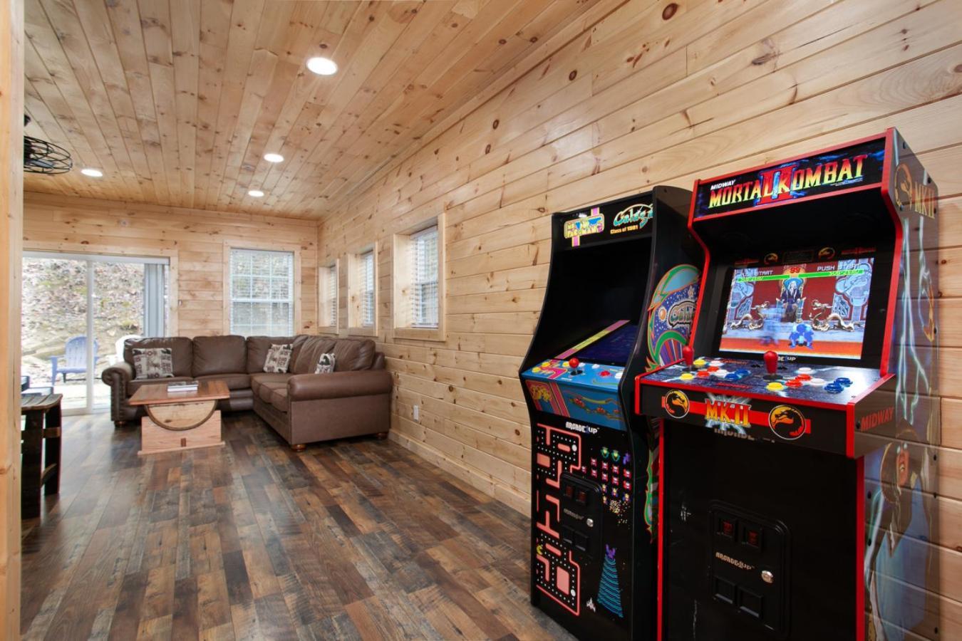 Villa Whiskey Barrel W Hot Tub Arcade Game Fire Pit Sevierville Esterno foto